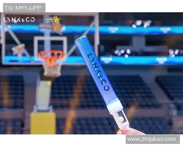 足球明星跨界挑战篮球赛场展现运动天赋与激情 足球明星跨界挑战篮球赛场展现运动天赋与激情