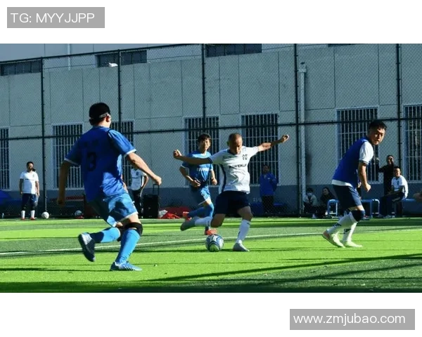 足球巨星风云:从绿茵场到人生巅峰的荣耀与挑战 足球巨星风云:从绿茵场到人生巅峰的荣耀与挑战